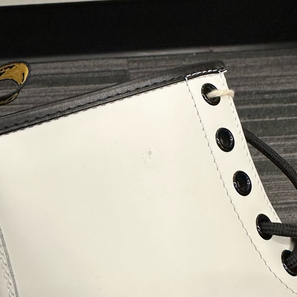 NWOB Dr. Martens Women’s 1460 Smooth Leather Boots - Picture 6 of 6